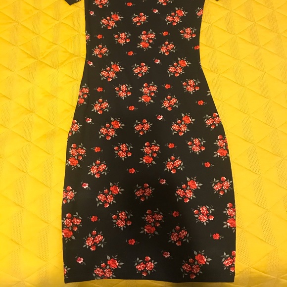 NWT H&M Floral Dress - Picture 3 of 3
